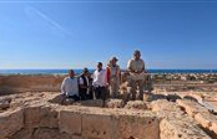 بالبلدي: وزير
      السياحة
      والآثار
      يتفقد
      موقع
      تابوزيريس
      ماجنا
      الأثري
      ويتابع
      أعمال
      البعثة
      المصرية
      الدومينيكية