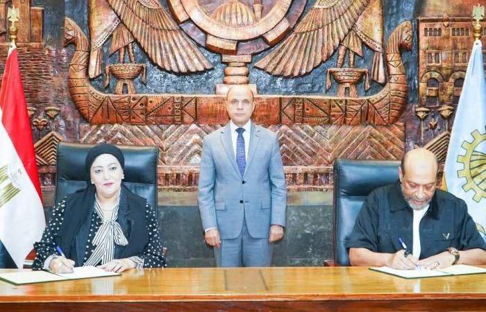 بالبلدي: بالصور..بروتوكول
      تعاون
      بين
      مديرية
      الصحه
      واتحاد
      الصناعات
      لإطلاق
      قوافل
      صحية
      بالمصانع
      والشركات