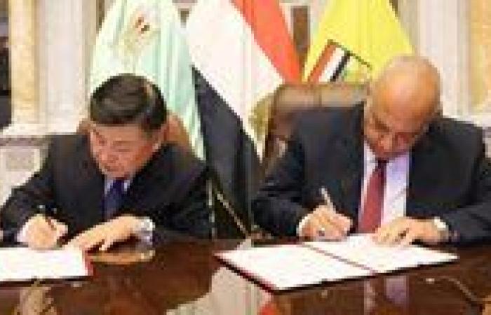 بالبلدي: مذكرة
      تفاهم
      بين
      مركز
      بحوث
      الصحراء
      وجامعة
      كيونغ
      بوك
      الوطنية
      لتعزيز
      التعاون
      الزراعي
      والبحثي