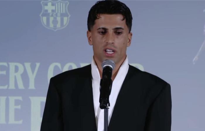 بالبلدي : كانسيلو:
      حققت
      حلمي
      مع
      برشلونة..
      وهذا
      أفضل
      فريق
      رأيته
      في
      حياتي