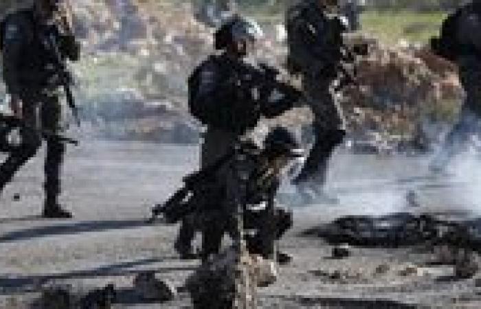 بالبلدي: جيش
      الاحتلال
      الاسرائيلي
      يقصف
      ويجرق
      منازل
      في
      عدد
      من
      البلدات
      بجنوب
      لبنان