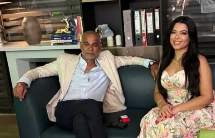 .
      محمود
      البزاوي
      يخضع
      لمساومة
      دنيا
      عظيم
      في
      فيلم
      «الست
      لما»