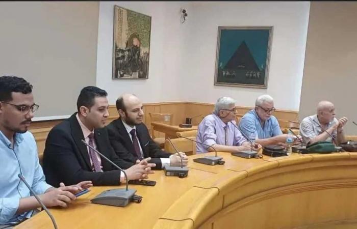 ”آفاق
      الدراسات
      اللغوية
      والذكاء
      الاصطناعي”
      ..
      مائدة
      مستديرة
      بالمجلس
      الأعلى
      للثقافة