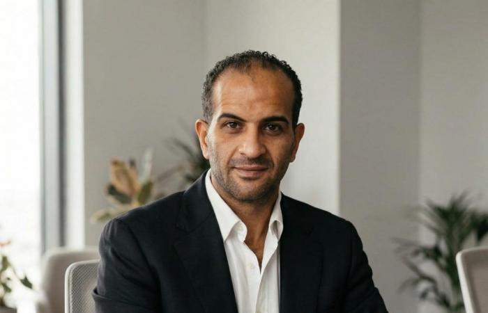 بالبلدي : «محمد
      ناصر
      للمحاماة»
      يحسم
      نزاعًا
      قضائيًا
      لصالح
      «أي
      تي
      إي»
      المملوكة
      لكامل
      أبو
      علي
      بشأن
      أرض
      بمليار
      جنيه
      في
      سفاجا