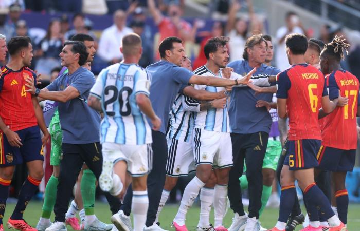 بالبلدي: "فيفا" يفرض عقوبات "صارمة" على لاعبي الأرجنتين وإسبانيا بعد مشاجرة نهائي المونديال