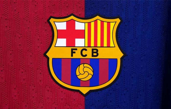 بالبلدي : برشلونة
      يصدر
      بيانًا
      رسميًا
      بشأن
      رحيل
      لاعبه