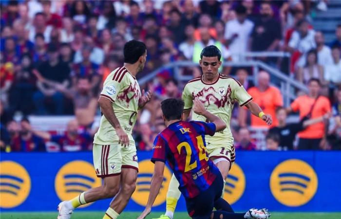 بالبلدي : حكم
      مباراة
      الأهلي
      والشرقية
      إنبي
      في
      الدوري
      المصري