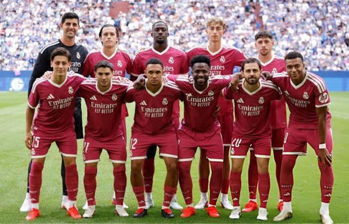 بالبلدي : تشكيل
      ريال
      مدريد
      أمام
      إسبانيول
      في
      الدوري
      الإسباني..
      مورينيو
      يدفع
      بالقوة
      الضاربة