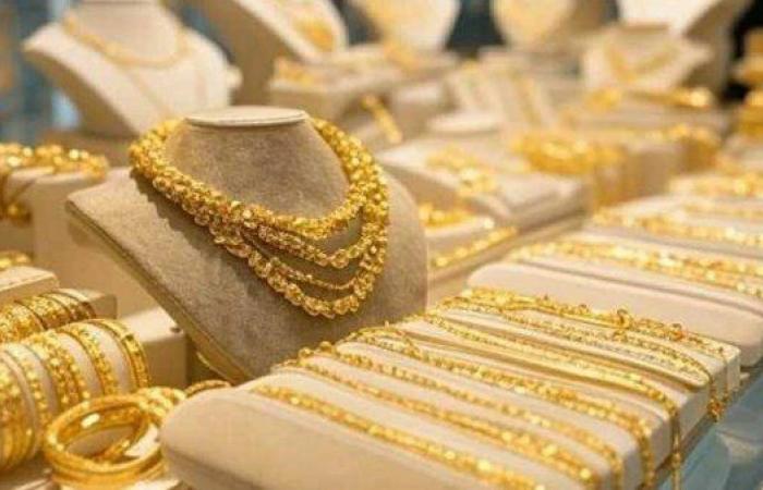 بالبلدي: سعر
      الذهب
      اليوم
      يلامس
      مستويات
      مرتفعة..
      وعيار
      21
      يسجل
      6615
      جنيهًا
      مع
      قفزة
      الأونصة