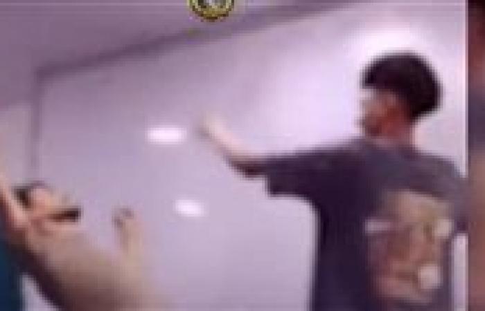 بالبلدي : تفاصيل
      فيديو
      رقص
      شخصين
      داخل
      سنتر
      تعليمي
      بالجيزة