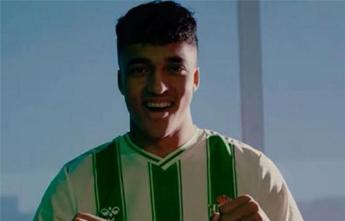 بالبلدي : لم
      يفعلها
      سوى
      ميدو..
      حمزة
      عبد
      الكريم
      على
      موعد
      مع
      التاريخ
      قبل
      مواجهة
      برشلونة
      وإلتشي