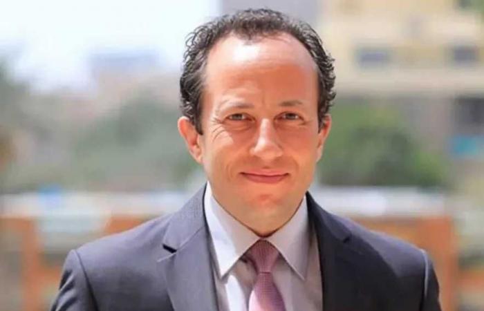 خبير
      اقتصادي:
      الاستثمارات
      المشتركة
      بين
      مصر
      والإمارات
      تحقق
      مصالح
      متبادلة