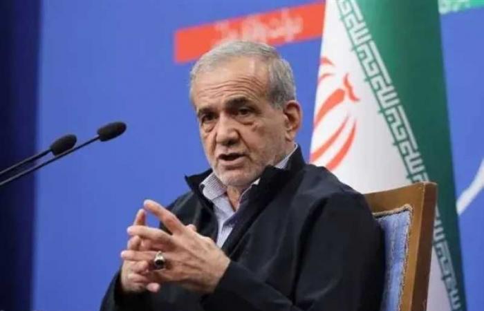 الرئيس
      الإيراني:
      مذكرة
      التفاهم
      مع
      أمريكا
      هي
      أفضل
      سبيل
      للخروج
      من
      حالة
      اللا
      حرب
      واللا
      سلم