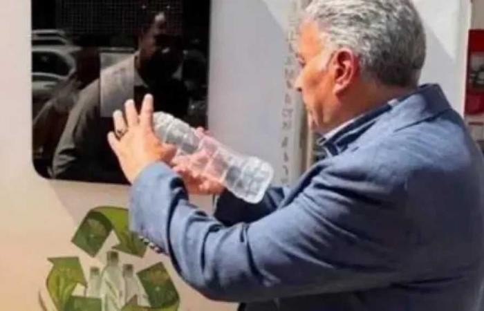 نقيب
      الزبالين
      يحذر
      من
      مشروع
      استبدال
      الكانز
      والبلاستيك
      بالنقاط:
      يهدد
      مصدر
      رزق
      العمال