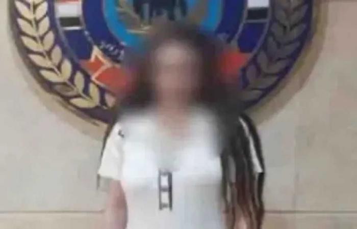 تجديد
      حبس
      صانعة
      محتوى
      بالجيزة
      15
      يومًا
      بتهمة
      نشر
      فيديوهات
      خادشة
      للحياء