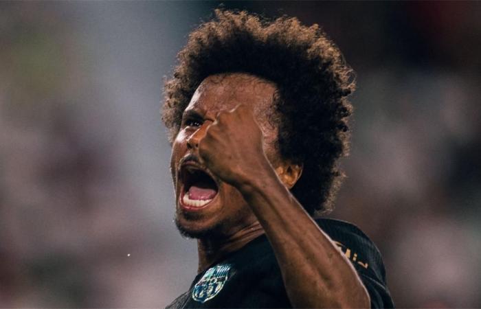 بالبلدي : فيديو
      |
      أديمي
      يسجل
      هدف
      برشلونة
      الثاني
      أمام
      إلتشي