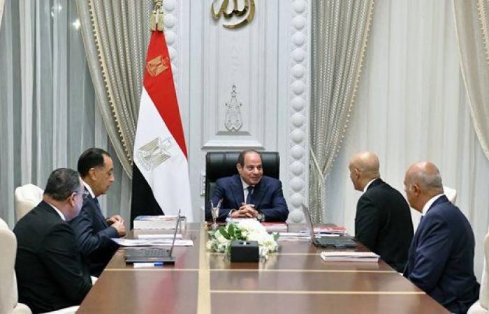 بالبلدي: السيسي
      يوجه
      بتخفيف
      أعباء
      الدراسة
      قبل
      العام
      الدراسي
      الجديد