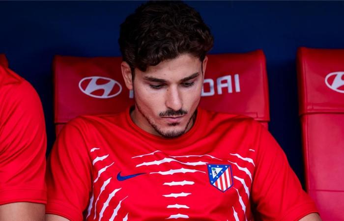 بالبلدي : لاعب
      أتلتيكو
      مدريد
      بعد
      تصرف
      الجماهير:
      سنقاتل
      من
      أجل
      ألفاريز