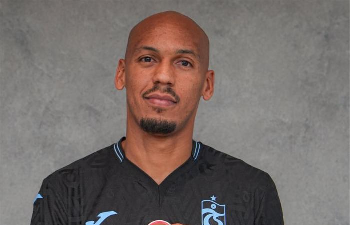 بالبلدي : زميل
      محمد
      صلاح
      مجددًا..
      طرابزون
      يعلن
      مدة
      عقد
      فابينيو