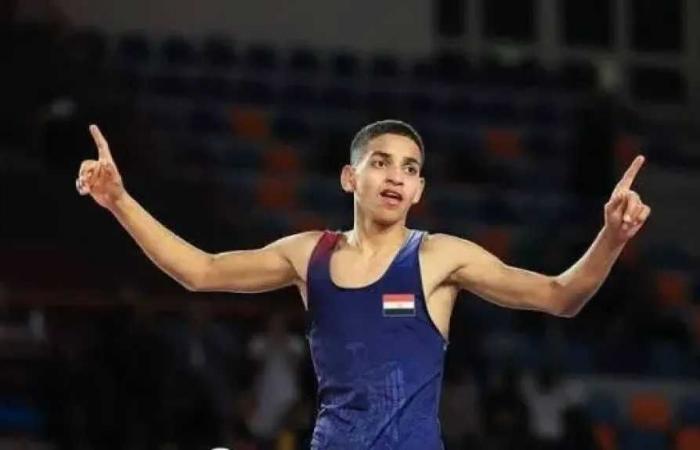 وزارة
      الرياضة
      تحقق
      في
      مغادرة
      لاعب
      منتخب
      المصارعة
      بعثة
      مصر
      في
      سلوفاكيا