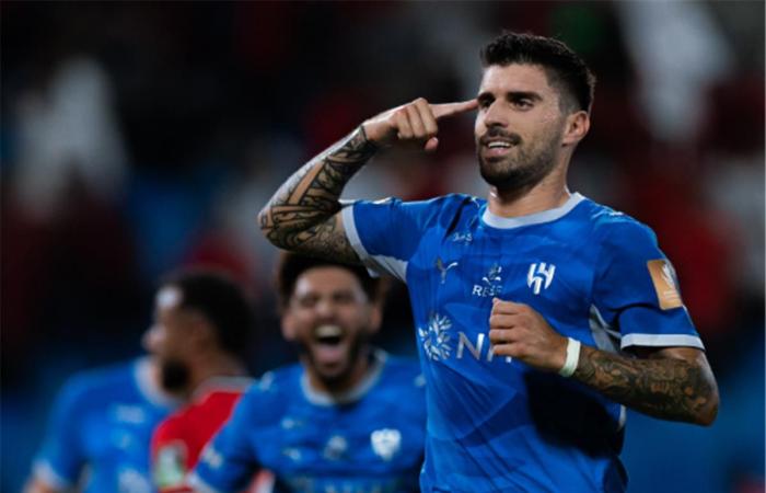 بالبلدي : فيديو
      |
      الهلال
      يهزم
      الرائد
      بثنائية
      ويتأهل
      إلى
      دور
      الـ
      16
      من
      كأس
      خادم
      الحرمين
      الشريفين