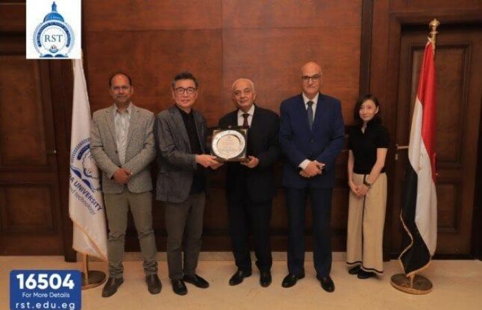 بالبلدي : عيادات
      طبية
      يابانية
      متنقلة
      في
      مصر..
      جامعة
      الريادة
      تبحث
      التجربة