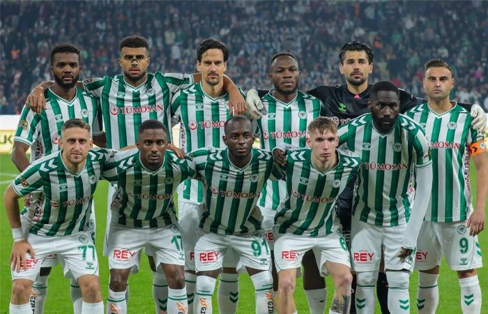 بالبلدي : موعد
      مباراة
      كونيا
      سبور
      القادمة
      بعد
      الخسارة
      أمام
      جالطة
      سراي
      في
      الدوري
      التركي