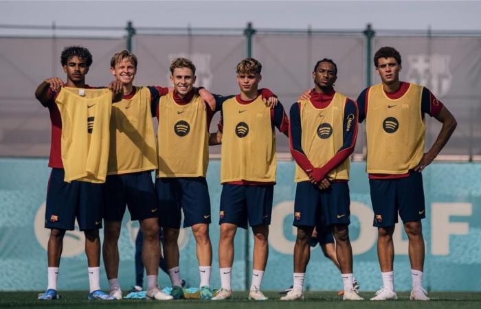 بالبلدي : قائمة
      برشلونة
      أمام
      ديبورتيفو
      ألافيس
      في
      الدوري
      الإسباني..
      موقف
      حمزة
      عبد
      الكريم