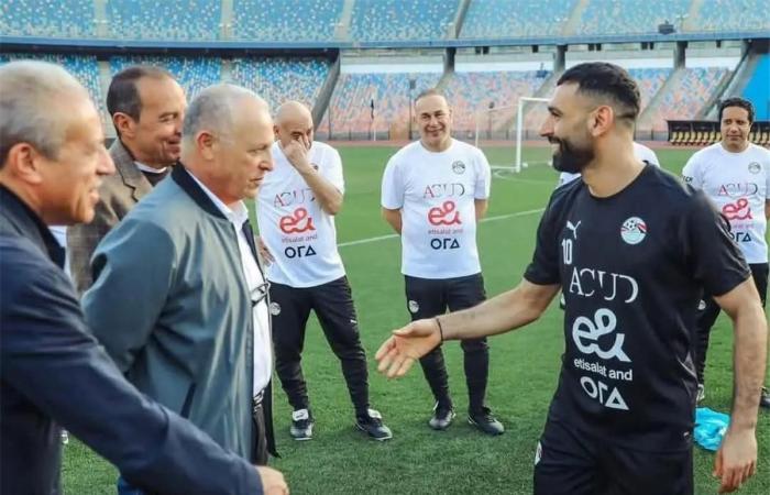 بالبلدي : هاني
      أبو
      ريدة
      يزور
      تركيا
      ويلتقي
      محمد
      صلاح