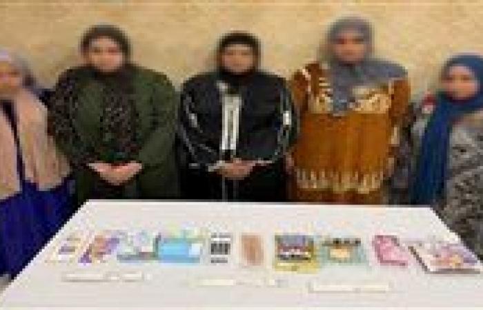 بالبلدي: بعد
      انتشار
      فيديو
      الواقعة..
      سقوط
      عصابة
      نسائية
      لسرقة
      محل
      إكسسوارات
      بالغربية