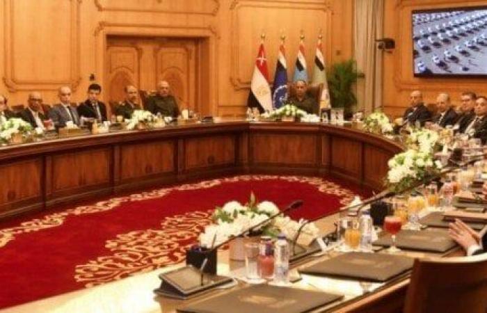 بالبلدي : وزير
      الدفاع
      يستقبل
      وفدا
      من
      أعضاء
      لجنة
      الدفاع
      والأمن
      القومي
      بمجلس
      النواب|
      صور