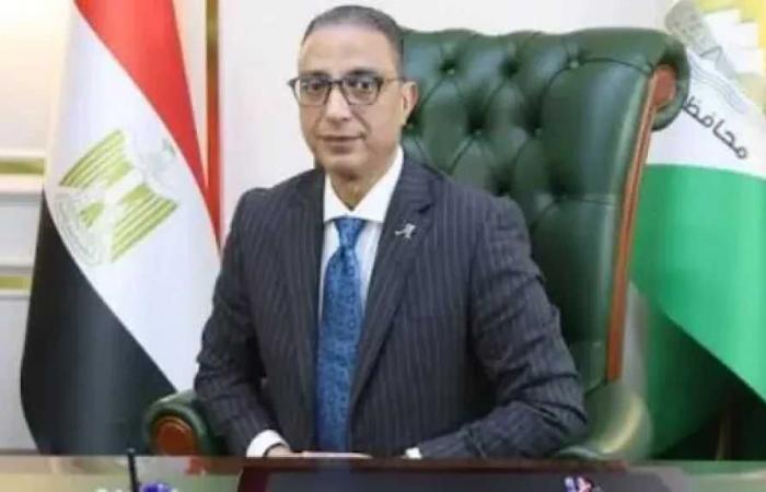محافظ
      الجيزة:
      النباتات
      الطبية
      والعطرية
      قاطرة
      اقتصادية
      توفر
      مئات
      الآلاف
      من
      فرص
      العمل
      وتدعم
      الصادرات