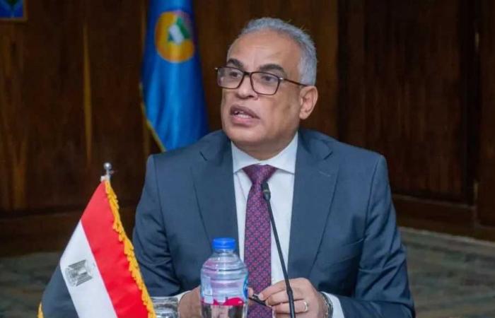 رئيس
      جامعة
      طنطا:
      44
      مليون
      جنيه
      للرعاية
      الطبية
      والمساعدات
      المالية
      للطلاب
      خلال
      العام
      الجامعي
      2025/2026