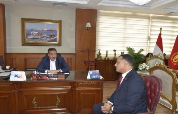 بالبلدي : محافظ
      بورسعيد
      يستعرض
      مع
      مدير
      التأمينات
      الاجتماعية
      الجديد
      آليات
      تطوير
      منظومة
      العمل