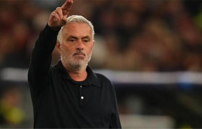 بالبلدي : تقارير:
      مورينيو
      يمنح
      الفرصة
      للاعب
      ريال
      مدريد
      أمام
      راسينج
      سانتاندير