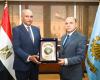 تقديرًا
      لمسيرةٍ
      متميزة
      في
      خدمة
      القطاع
      الصحي..
      محافظ
      الغربية
      يكرّم
      وكيل
      وزارة
      الصحة
      ويشيد
      بمسيرةٍعطائه