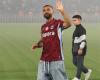 بالبلدي : محمد
      صلاح
      يثير
      جنون
      سيدة
      مسنة
      في
      تركيا