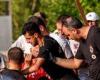 بالبلدي: شوبير:
      مدة
      غياب
      «بلعمري»
      9
      شهور..
      وإعلان
      الإصابة
      بدري
      جديد
      على
      الأهلي