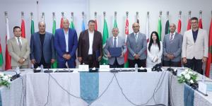 بالبلدي: اتحاد
      اليد
      يوقع
      بروتوكول
      تعاون
      مع
      الأكاديمية
      العربية
      لاستضافة
      بطولة
      الجمهورية