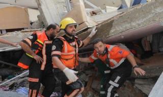 بالبلدي: الجيش
      الإسرائيلي
      يرد
      على
      دعوة
      ملادينوف
      بقصف
      غزة
      وقتل
      فلسطينيين