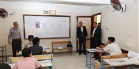 بالبلدي: محافظ
      الجيزة
      يتفقد
      لجان
      امتحانات
      الشهادة
      الإعدادية
      بأبو
      النمرس