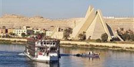 بالبلدي: محافظ
      المنيا
      يتابع
      إجراءات
      تعويم
      باخرة
      سياحية
      تقل
      45
      مصريًا