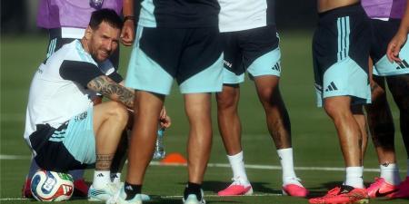 بالبلدي : الأرجنتين
      تتلقى
      دفعة
      قوية
      بشأن
      ليونيل
      ميسي
      قبل
      الدفاع
      عن
      لقب
      كأس
      العالم