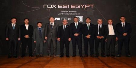 بالبلدي : وزير
الصناعة:
تصنيع
سيارات
ROX
في
مصر
خطوة
جديدة
لتوطين
صناعة
السيارات
والوصول
لإنتاج
100
ألف
سيارة
سنويًا