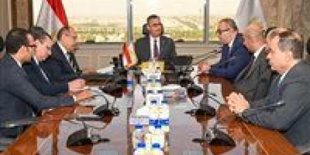 بالبلدي: وزير
التموين
يبحث
مع
شركة
تمويلي
توفير
حلول
مالية
ميسرة
لبدالي
التموين
ومشروع
جمعيتي