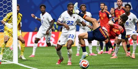 بالبلدي : رجل
مباراة
إسبانيا
والرأس
الأخضر
في
كأس
العالم