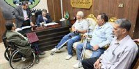 بالبلدي: محافظ
      المنوفية
      يلتقي
      عدد
      من
      المواطنين
      ويبحث
      شكواهم
      ويتخذ
      إجراءات
      عاجلة