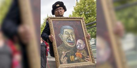 بالبلدي: رسم بوتين بطريقة ساخرة.. مقتل فنان روسي معارض بالرصاص في بولندا