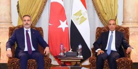 وزير
الخارجية
يلتقى
نظيره
التركي
على
هامش
اجتماع
الأطراف
الاقليمية
الأربعة
بالقاهرة