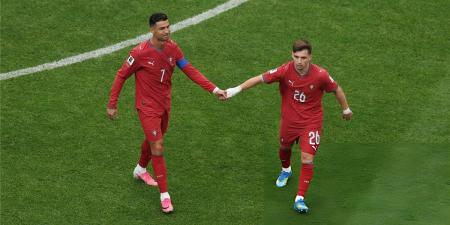 بالبلدي : كونسيساو
على
خطى
نيفيز:
رونالدو
مثل
أي
لاعب
في
البرتغال..
ولا
أشعر
بالحاجة
للتمرير
له